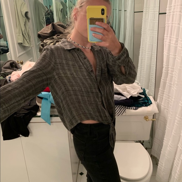 Button down shirt - Picture 2 of 3